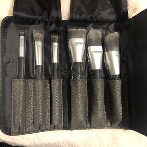 Sephora Deluxe Charcoal Antibacterial Brush Set